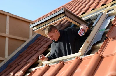 Pose de fenêtres de toit Velux à Laglorieuse